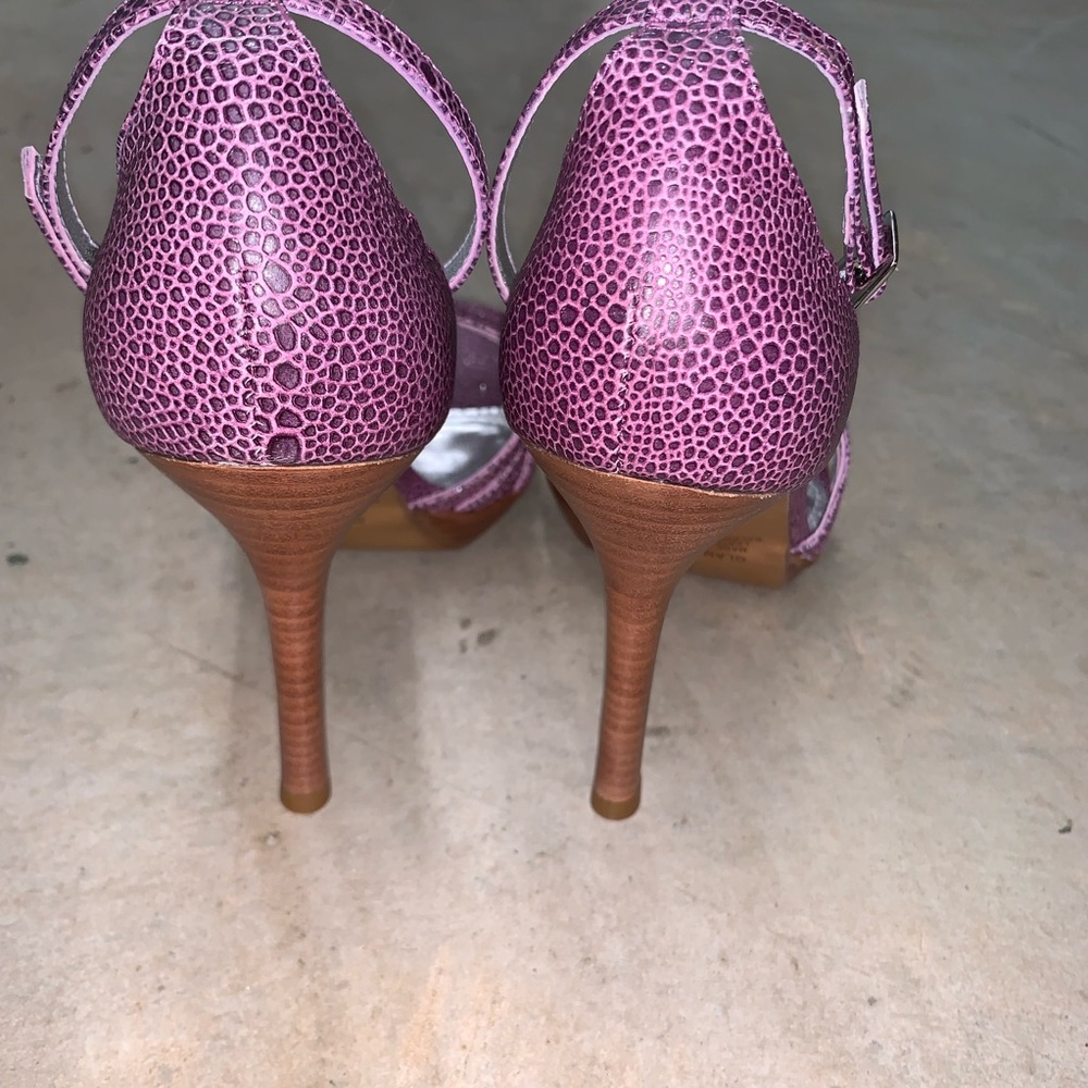 Glam Rose heel by Carlos Santana - Picture 3 of 7